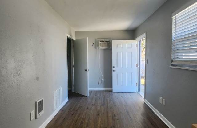 Renovated Studio Apartment Gallery 3
