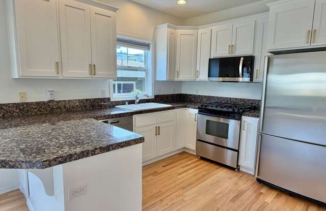 Lovely Ballard Townhome - Exceptional Location! AVAILABLE NOW! photos photos