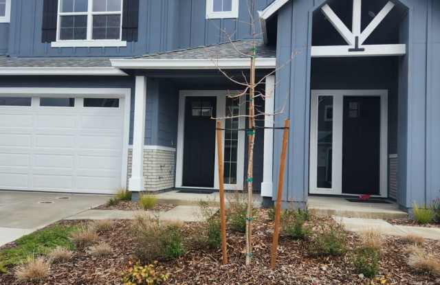 4 BR, 3.5 BTH Home in Desirable Granite Bay - FOR RENT Gallery 3