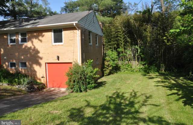 8104 HAWTHORNE CT Gallery 2