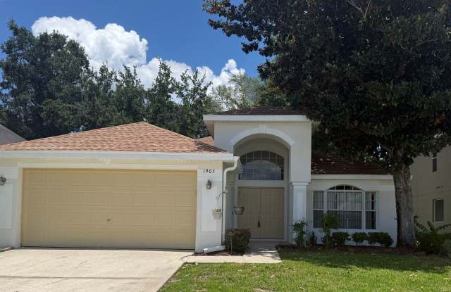 Beautiful 3 bed/2 bath home with Lawn Care Included photos photos