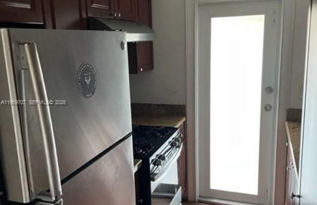 2121 Biarritz Drive 5, Miami Beach, FL 33141 photos photos