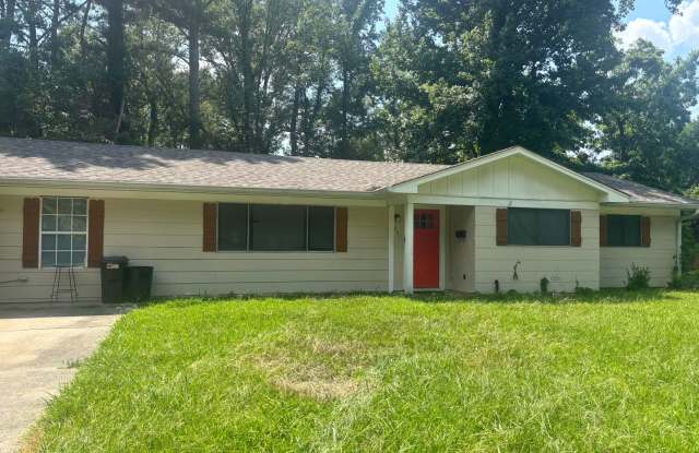 151 Chatham Circle Jackson, MS 39206 Gallery 1