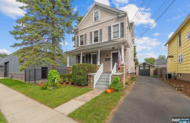 31 Wanamaker Avenue Gallery 2