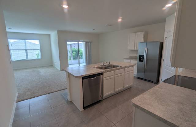 Beautiful 4 Bedroom, 2 Bathroom Home for Rent! Gallery 4