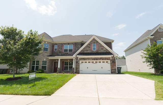 Spacious stunning 5-Bedroom Home in a Desirable Neighborhood in Summerfield NC photos photos