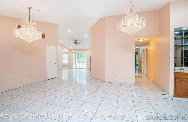 1504 Sundale Gallery 2