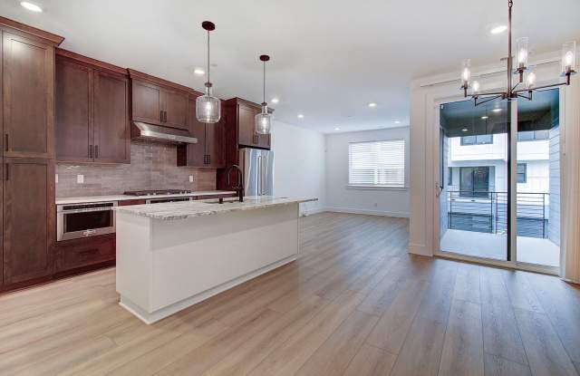 Brand New Luxury Townhouse | 4 Bed | 3 Bath in Prime Camas School District photos photos