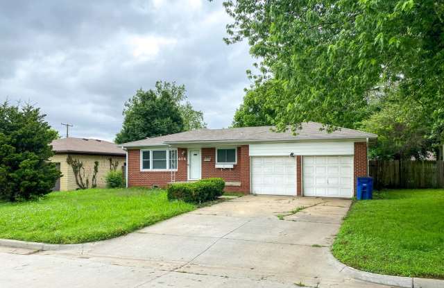 Beautiful 3 bedroom home recently updated - 404 South Garnett Road, Tulsa, OK 74128