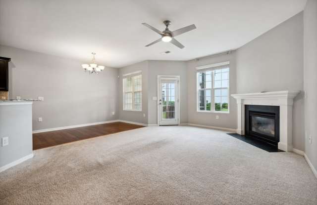 *Price Just Reduced!* Cozy Three Bedroom Townhome Gallery 3