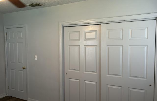 4323 SHIRLEY Avenue Gallery 4