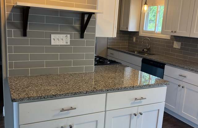 2851 Lambert Trail Gallery 3