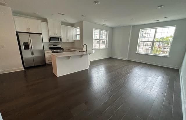 10 HARVEST WAY - 10 Harvest Way, Singac, NJ 07424
