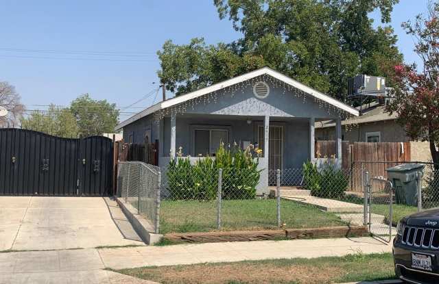 2415 E Clay Ave Gallery 2