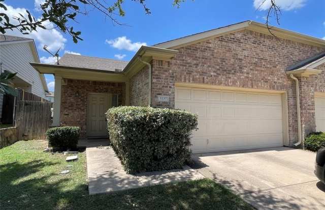 1237 Grand Central Parkway - 1237 Grand Central Parkway, Fort Worth, TX 76131