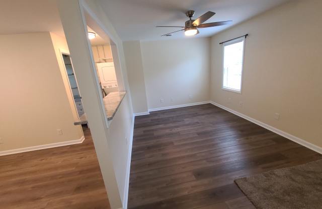 105 Oakwood Dr photos photos