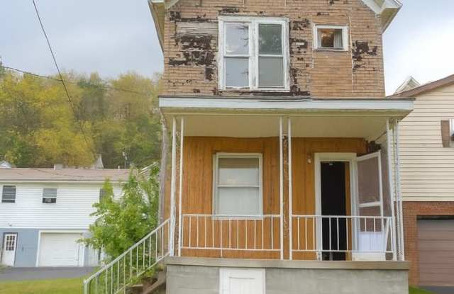 Charming 3BR House in Johnsonburg - 308 1st Avenue, Johnsonburg, PA 15845