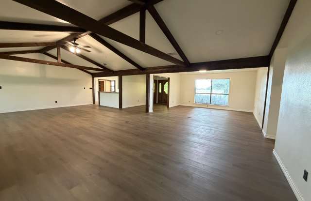 5166 I-30 Service Road Gallery 4