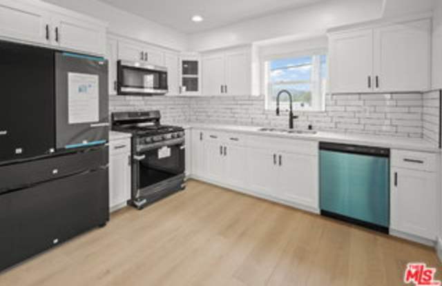 2700 Larga Avenue photos photos