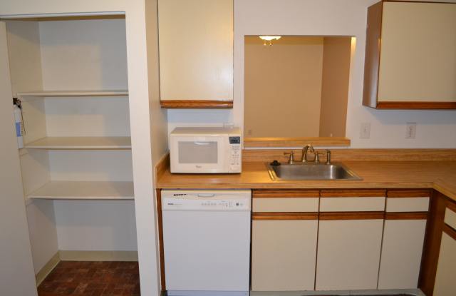303 Cold Spring Pl. Gallery 4