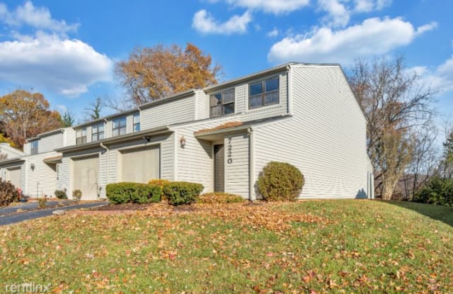 7220 Red Cedar Cir - 7220 Red Cedar Circle, Hollins, VA 24019