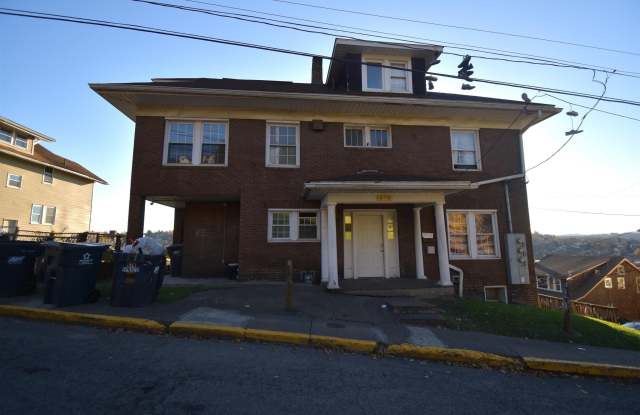 678 Spruce Street - 678 Spruce Street, Morgantown, WV 26505