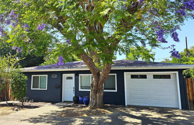 Gorgeous Remodeled 2 Bedrooms, 1 Bath House in Fantastic Lake Balboa Area. photos photos