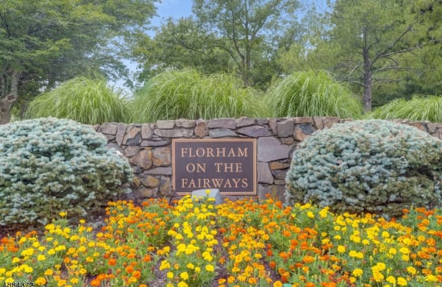 4 DEARBURN CT - 4 Dearburn Court, Florham Park, NJ 07932
