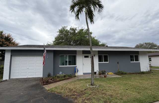 2615 SW Natura Avenue photos photos