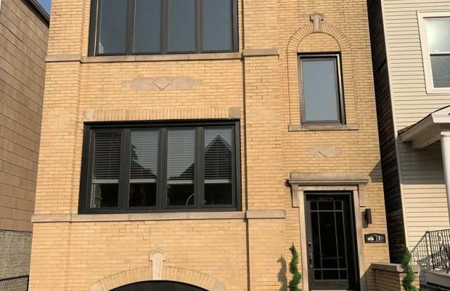 3929 N Whipple Street Gallery 1