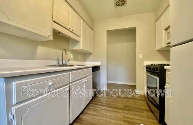 2813 77th Street - 2813 77th Street, Urbandale, IA 50322