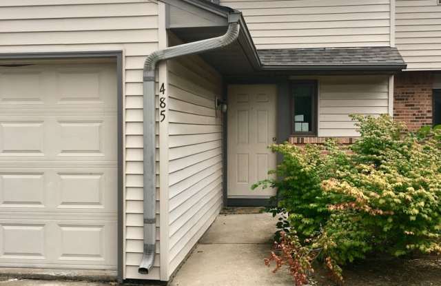 4 Bedroom Townhouse with 1 Car Garage - UPDATED PRICE! - 485 Foxfire Drive, Columbia, MO 65201