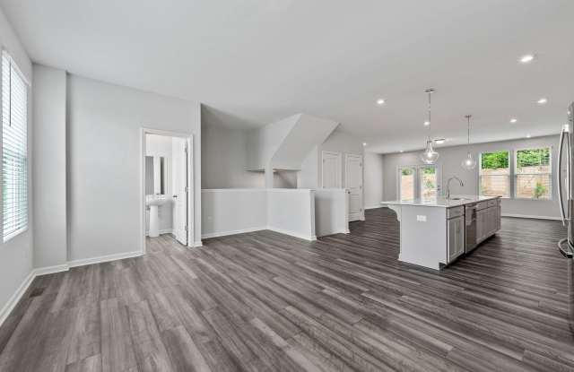 BRAND NEW Townhome located in Westside Bend! MUST SEE! Gallery 4