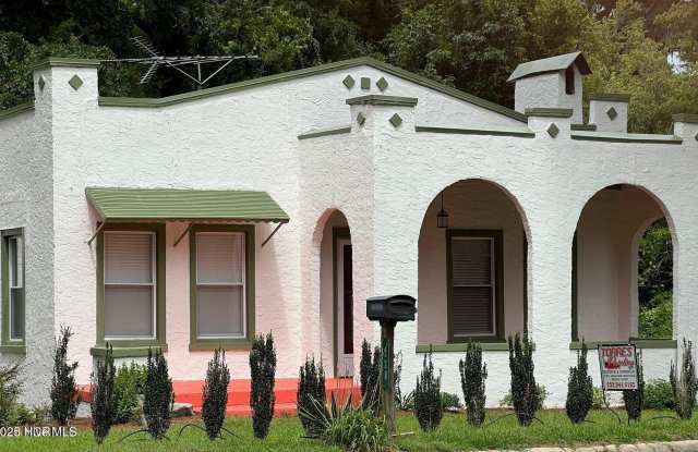 220 River Road - 220 River Road, Washington Park, NC 27889