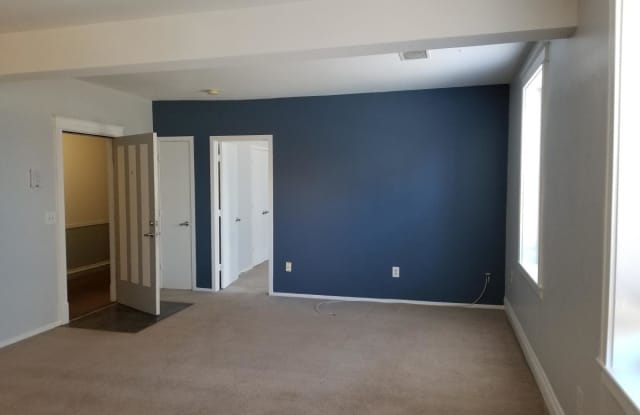 6233 Delmar Boulevard Gallery 2