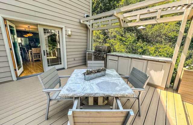 4 BED | 3.5 BATH | EXEVUTIVE HOME | UTILITIES INCLUDED Gallery 4