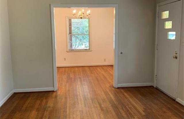 1116 N Valley Drive Gallery 4