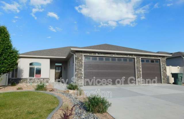 683 Strathearn Drive photos photos