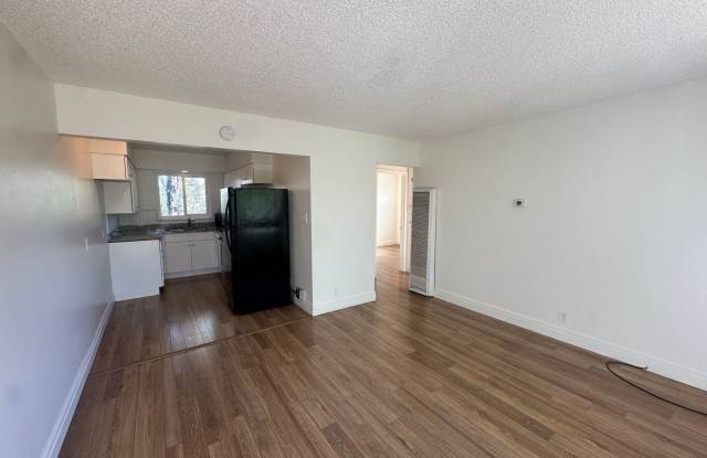 145 Keystone Apt E - Two bedroom - Walking distance to Riverwalk and Downtown Reno! photos photos