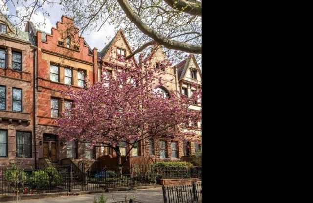 329 CONVENT Avenue Gallery 4