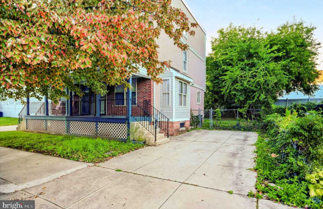 1917 W MASTER Street Gallery 1