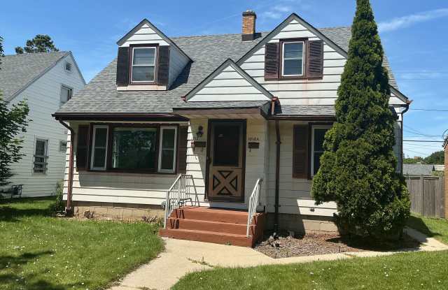 1818 W Howard Ave photos photos