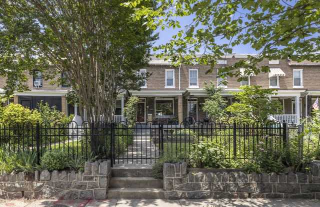 1818 Potomac Ave SE photos photos
