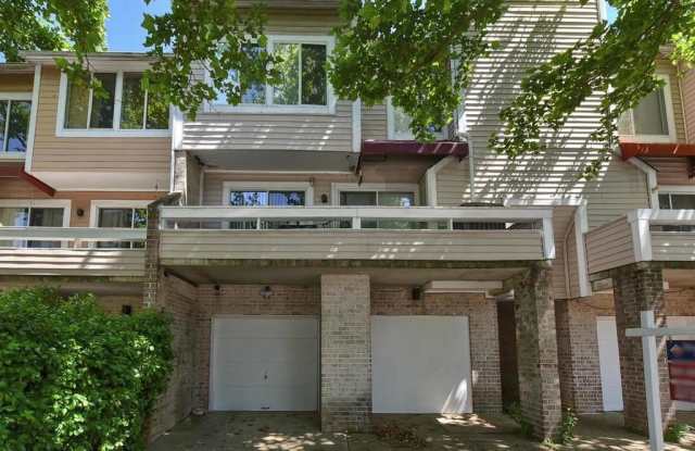 9847 LAKE SHORE photos photos