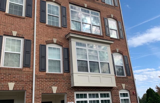 22784 FERNCREST - 22784 Ferncrest Ter, Brambleton, VA 20148