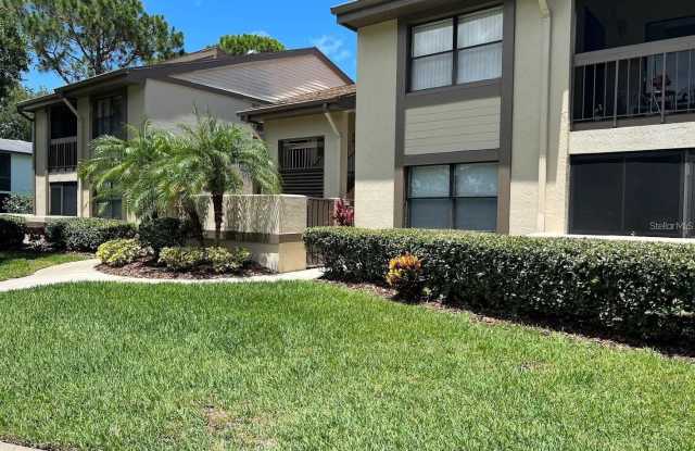 333 WOODLAKE WYNDE Gallery 2