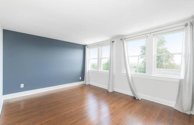 54 AVENUE C Gallery 2