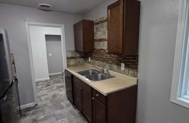 1739 S Glenn - 3 Bedroom - 1 Bath $1,095 photos photos
