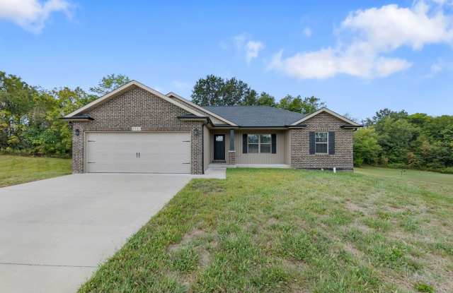 Charming 3 Bedroom, 2 Bathroom Home in Jackson - 2721 Cortland Drive, Jackson, MO 63755