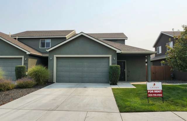 3 Bedroom, 2.5 bath w/Primary on Main Level plus Loft! photos photos